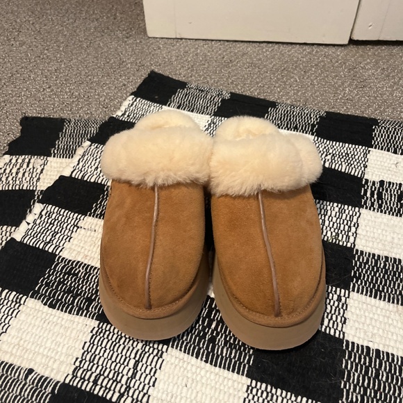 Ugg Slippers - Picture 2 of 6